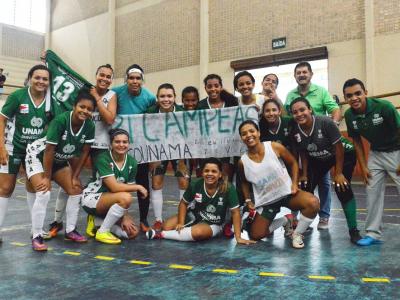 Futsal feminino da Unama (Foto: Deborah Cabral)