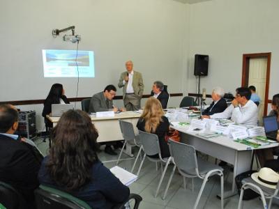 Imagem mostra reunião do Fórum