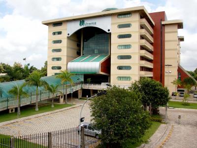 Imagem mostra fachada da UNAMA BR