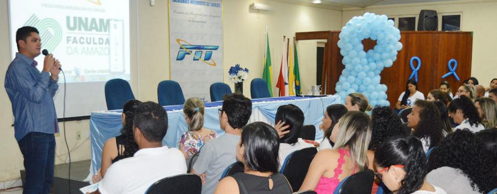 imagem mostra uma das palestras  do  novembro azul