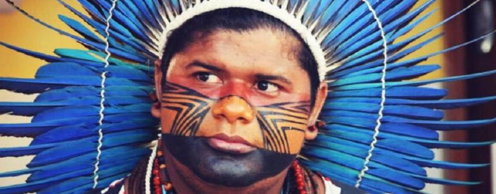 Benicio Pataguary é um dos jovens indígenas brasileiros que, atualmente, usam a internet para se comunicar