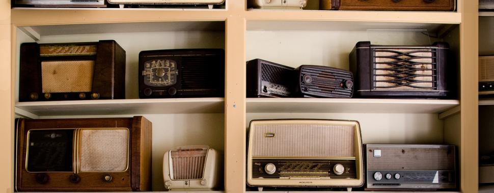 Dos mais antigos aos mais modernos, a tecnologia do rádio continua viva entre nós. Crédito: Pixabay
