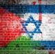 Imagem mostra uma parede pintada com as bandeiras de Israel e Palestina